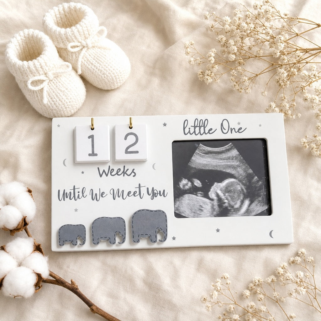 Wooden newborn keepsake styling for birth announcement photos
