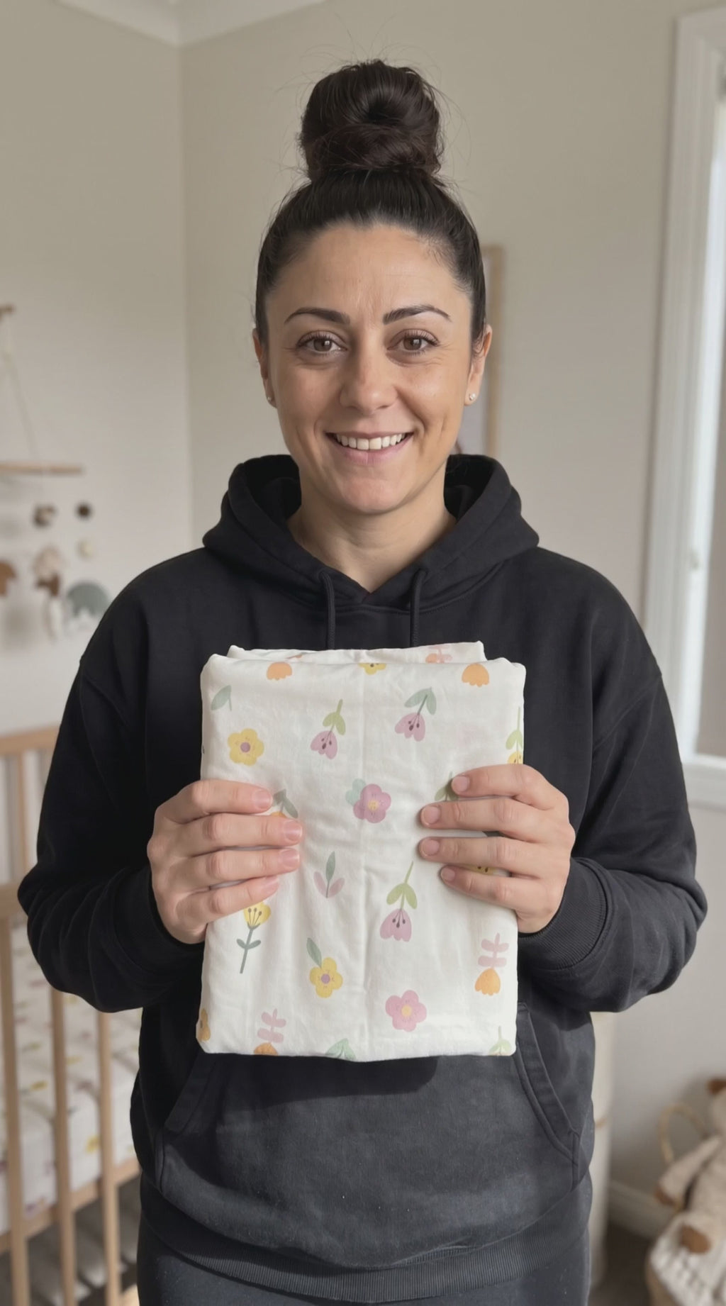 Kiddospot's organic flower design baby cot fitted sheet reviewed by a parent.
