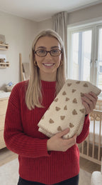 Kiddospot's organic and chemical-free baby blanket with bear print review by a parent. 