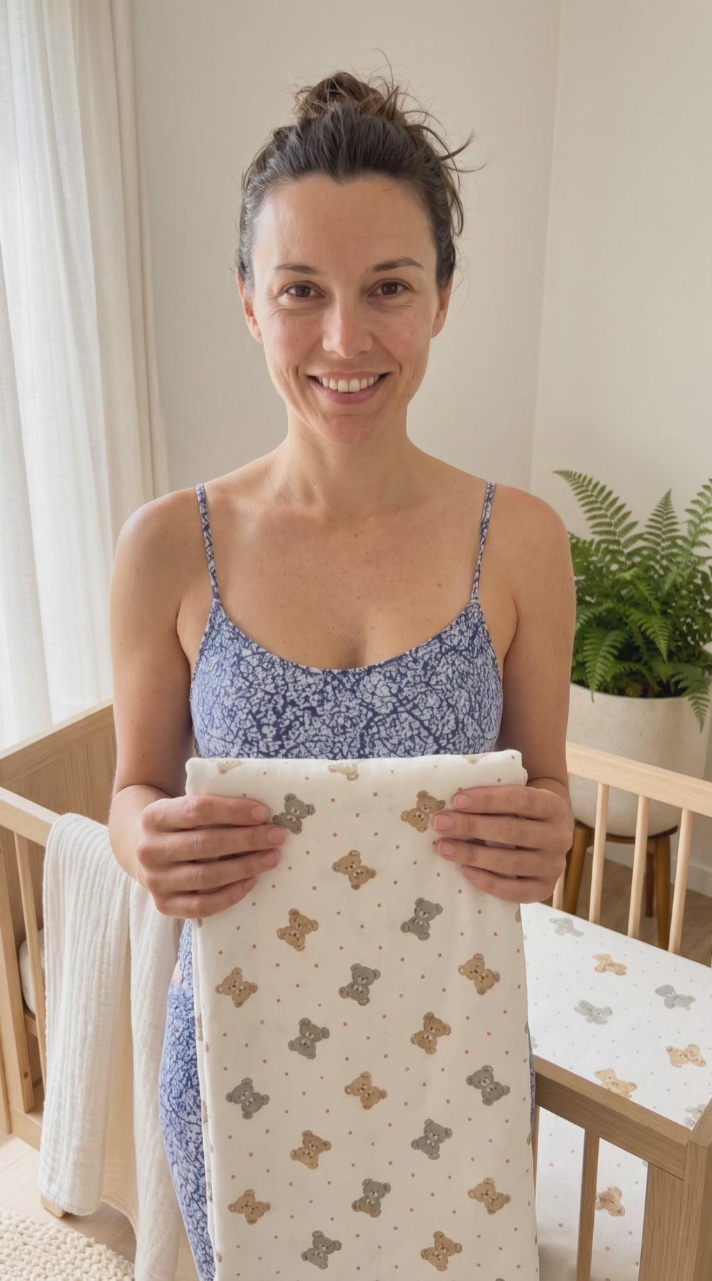Kiddospot's organic cotton fitted sheet for baby cot with bear design reviewed by a parent.